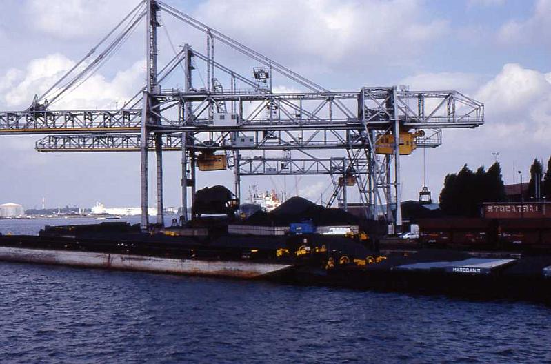 59-Anversa ,sul Flandria,giro del porto sulla Schelda (carbone),17 agosto 1989.jpg